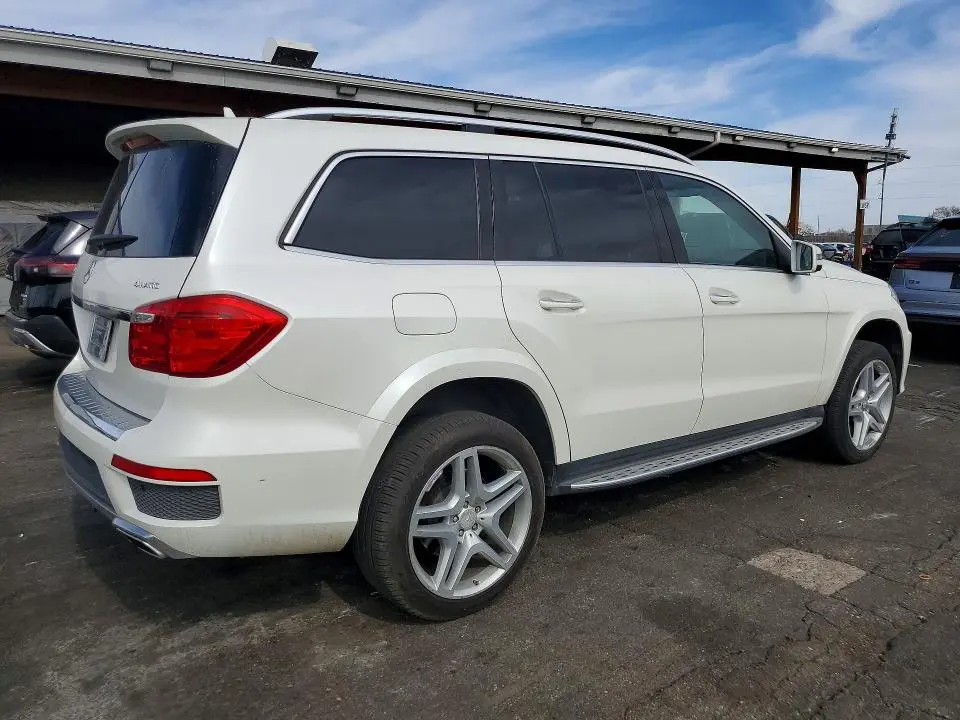 2015 MERCEDES-BENZ GL 550 4MATIC  