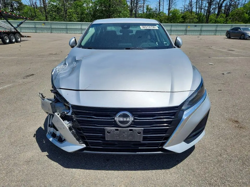 2023 NISSAN ALTIMA SV  