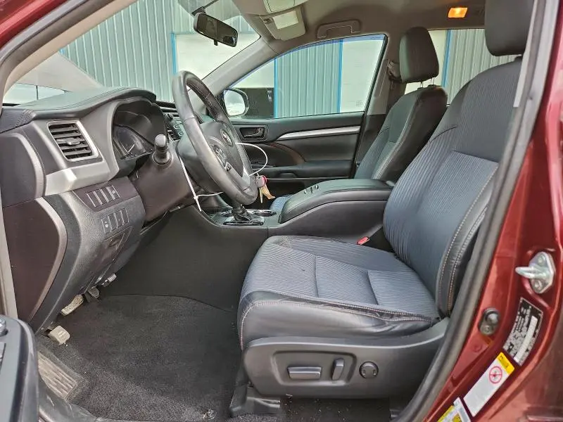 2015 TOYOTA HIGHLANDER LE  