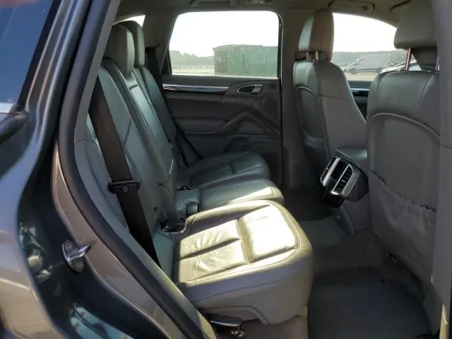 2014 PORSCHE CAYENNE   