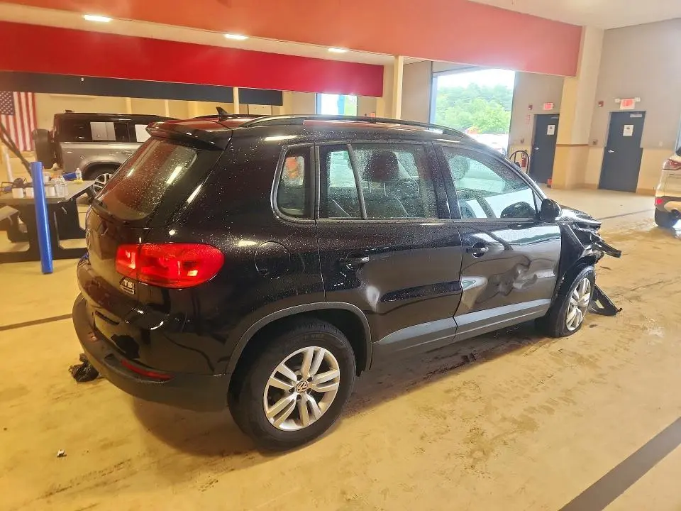 2017 VOLKSWAGEN TIGUAN S  