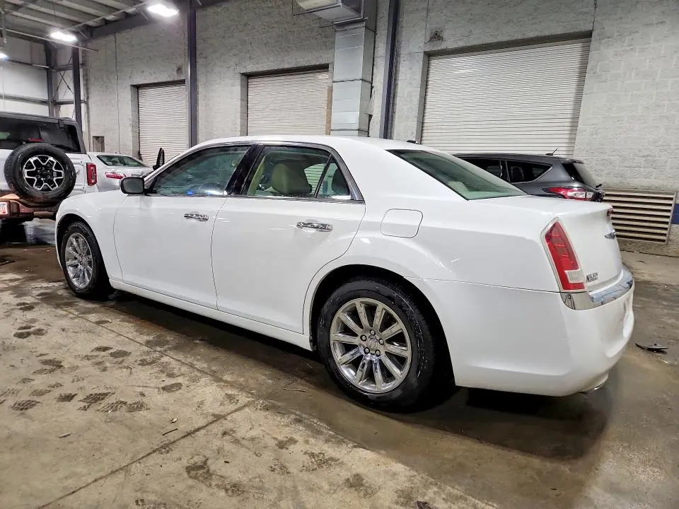 2011 CHRYSLER 300 LIMITED  