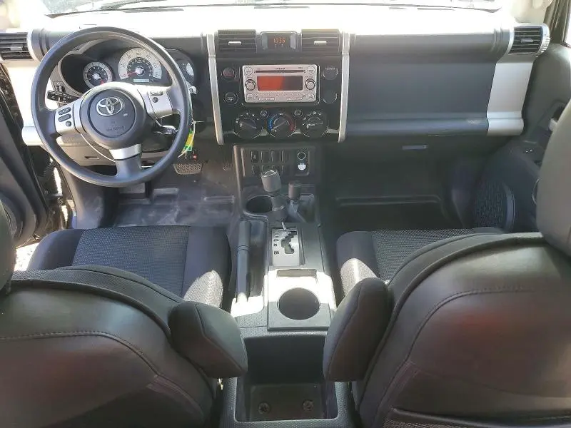 2013 TOYOTA FJ CRUISER BASE  