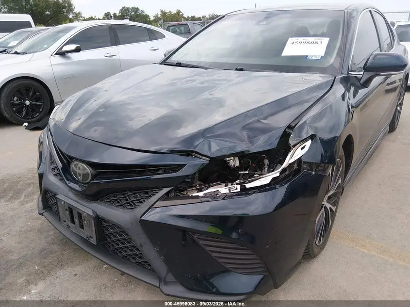 2018 TOYOTA CAMRY SE