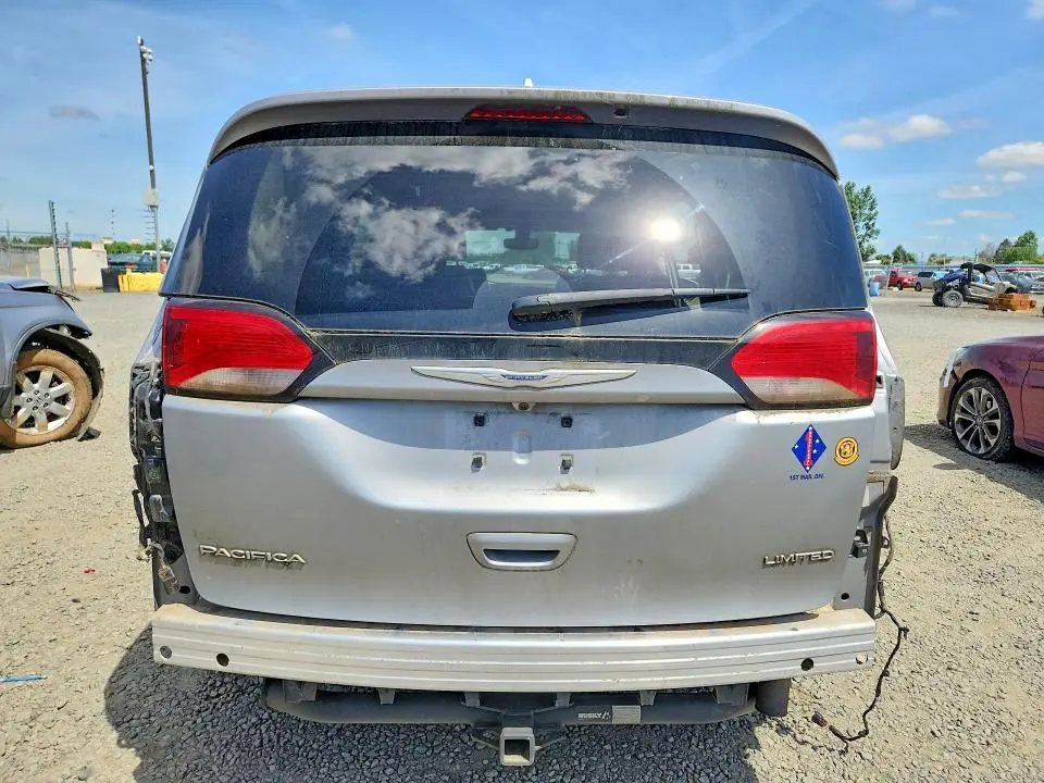 2019 CHRYSLER PACIFICA LIMITED  