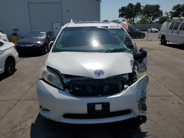 2015 TOYOTA SIENNA XLE  