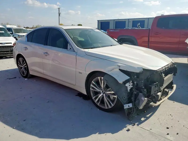 2018 INFINITI Q50 LUXE  