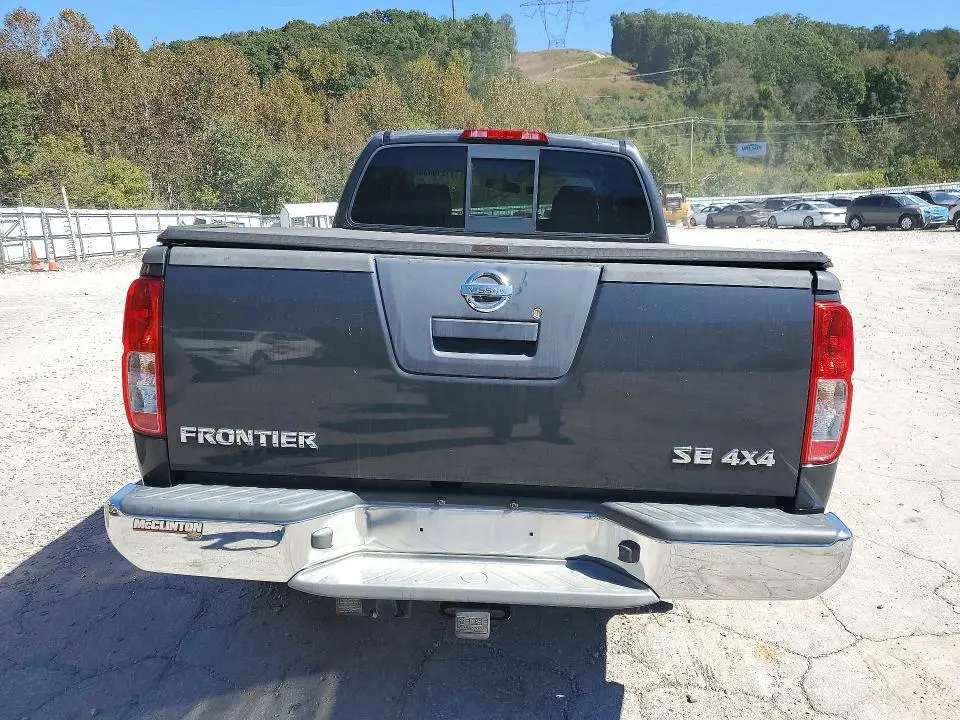 2010 NISSAN FRONTIER SE V6  