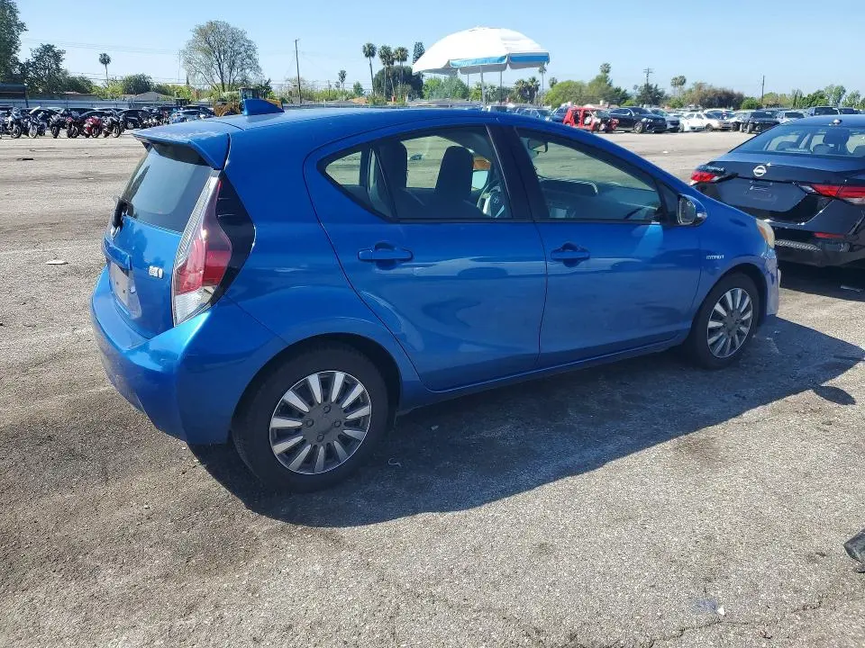 2015 TOYOTA PRIUS C ONE  