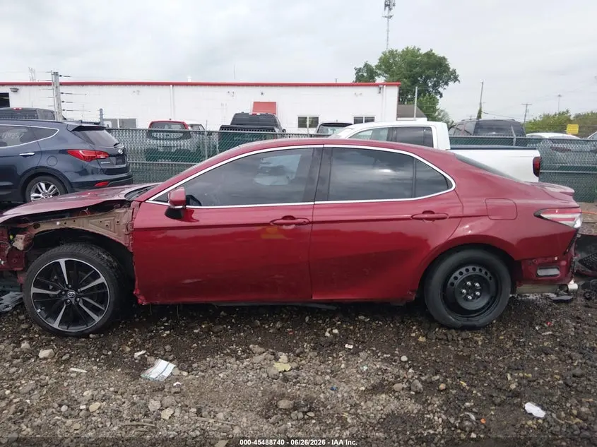 2018 TOYOTA CAMRY XSE