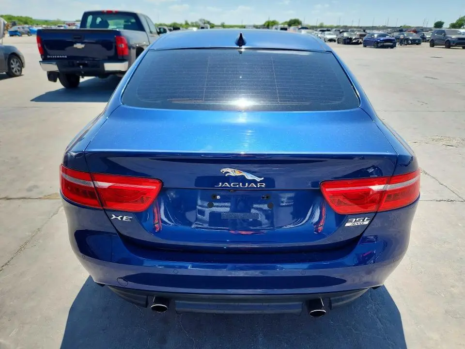 2017 JAGUAR XE PREMIUM  
