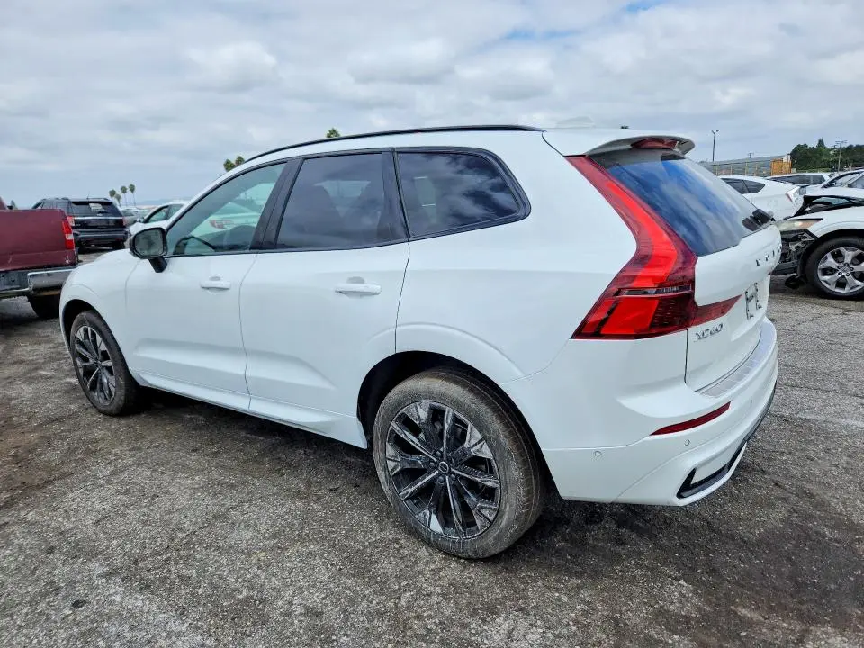 2026 VOLVO XC60 PLUS  