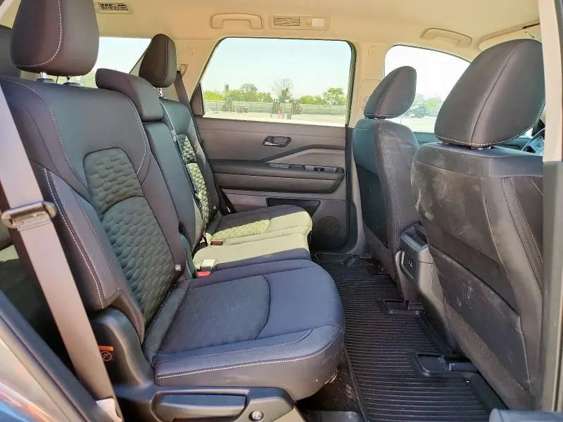 2024 NISSAN PATHFINDER S  