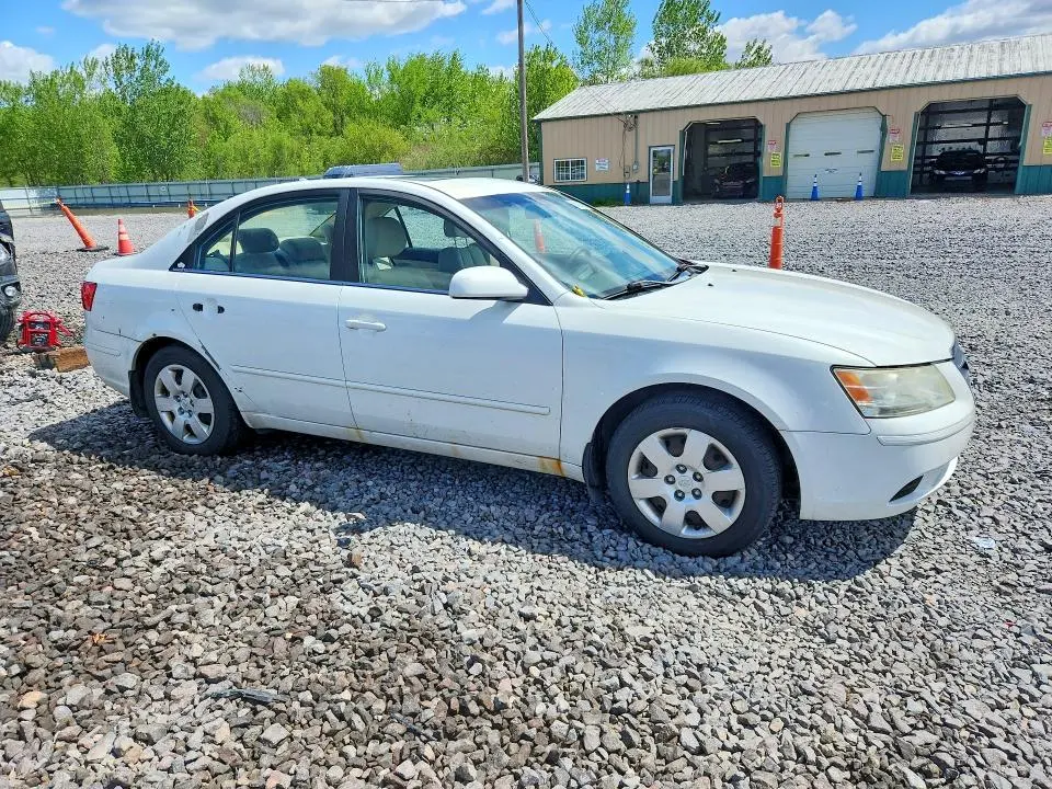 2010 HYUNDAI SONATA GLS  