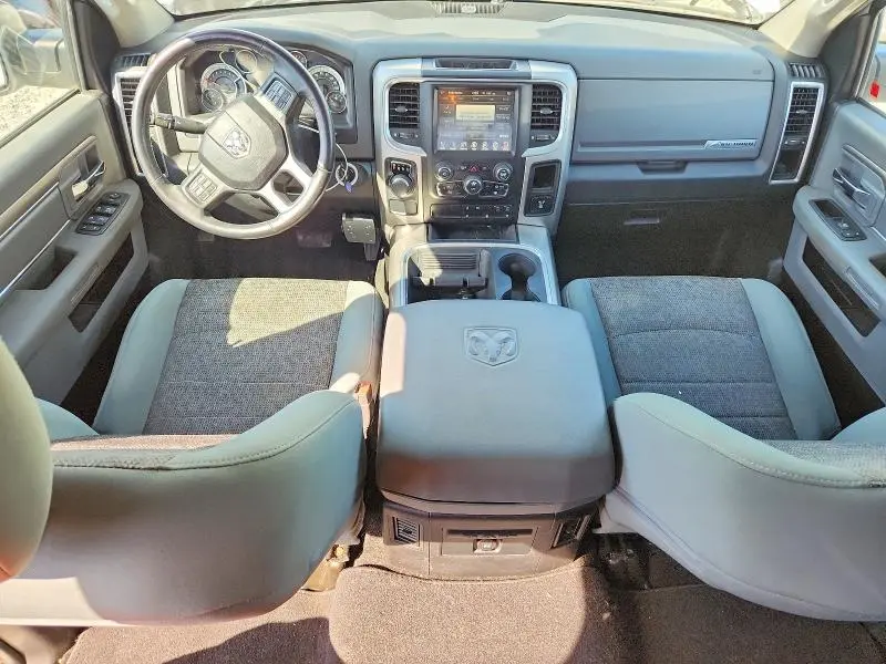 2017 RAM 1500 SLT  