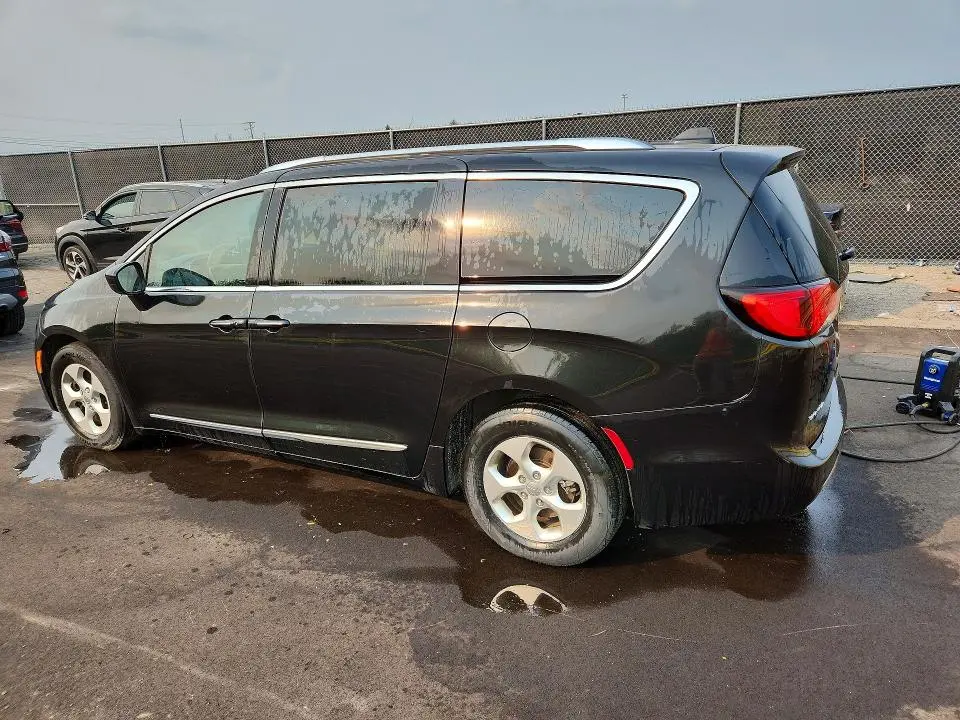 2017 CHRYSLER PACIFICA TOURING L PLUS  
