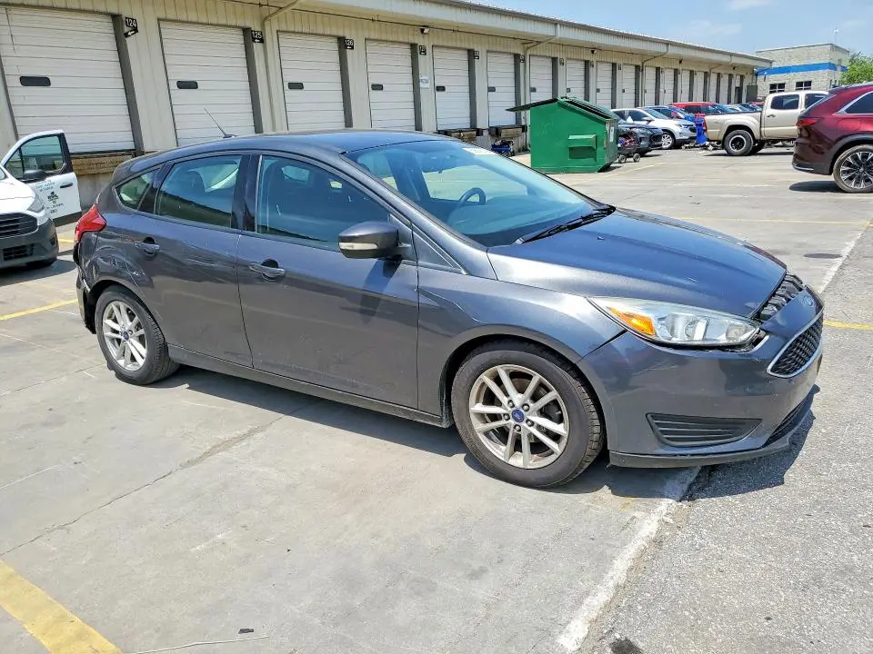 2016 FORD FOCUS SE  