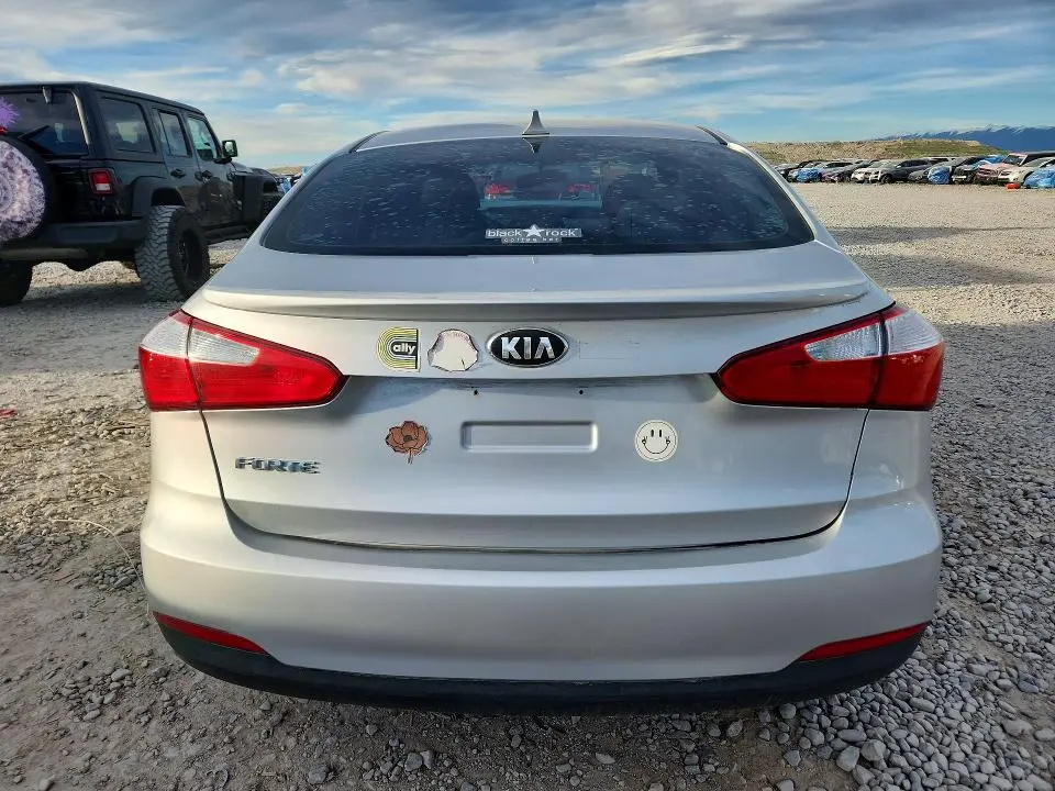 2016 KIA FORTE LX  