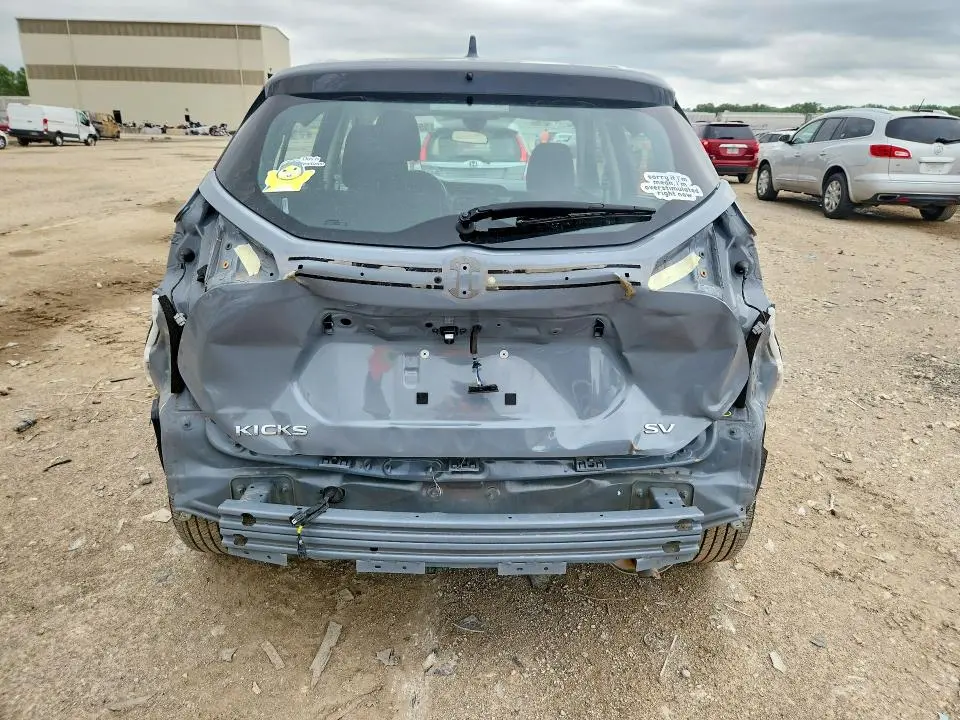 2024 NISSAN KICKS SV  