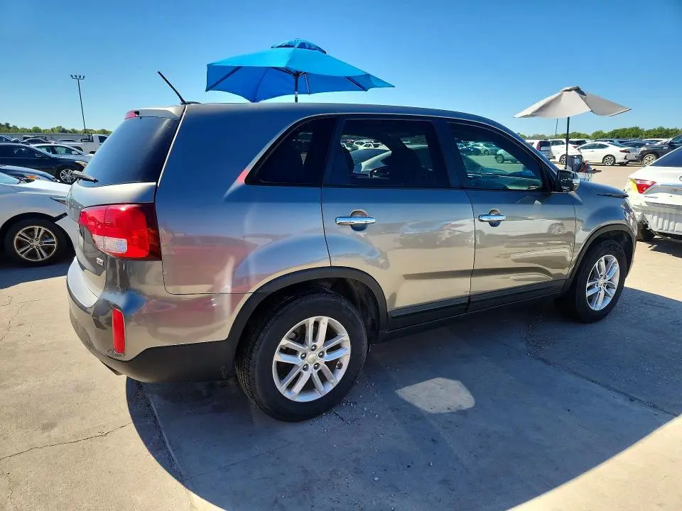 2015 KIA SORENTO LX  