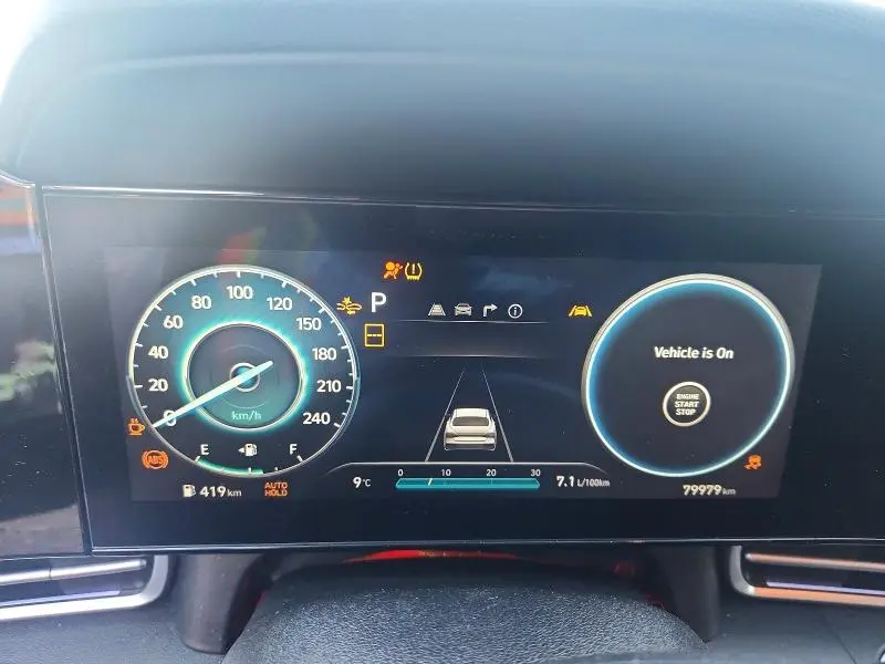 2024 HYUNDAI ELANTRA LUXURY  