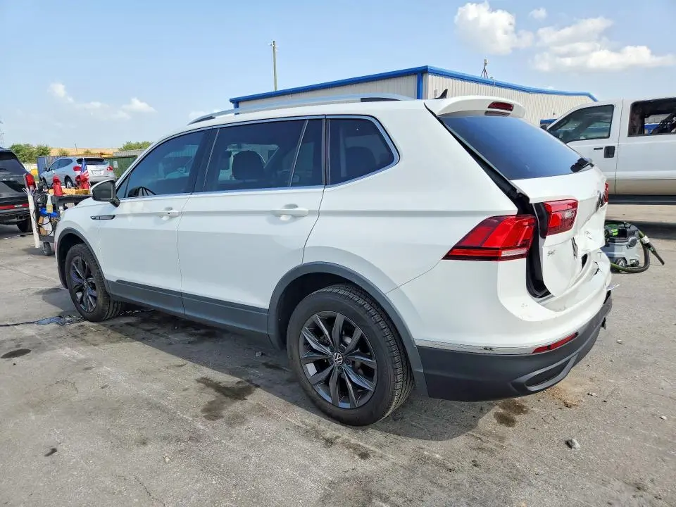 2022 VOLKSWAGEN TIGUAN SE  