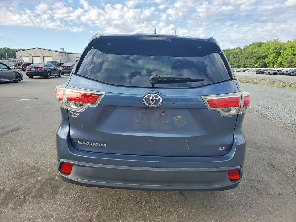 2015 TOYOTA HIGHLANDER LE PLUS  