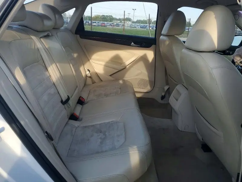 2012 VOLKSWAGEN PASSAT SEL  