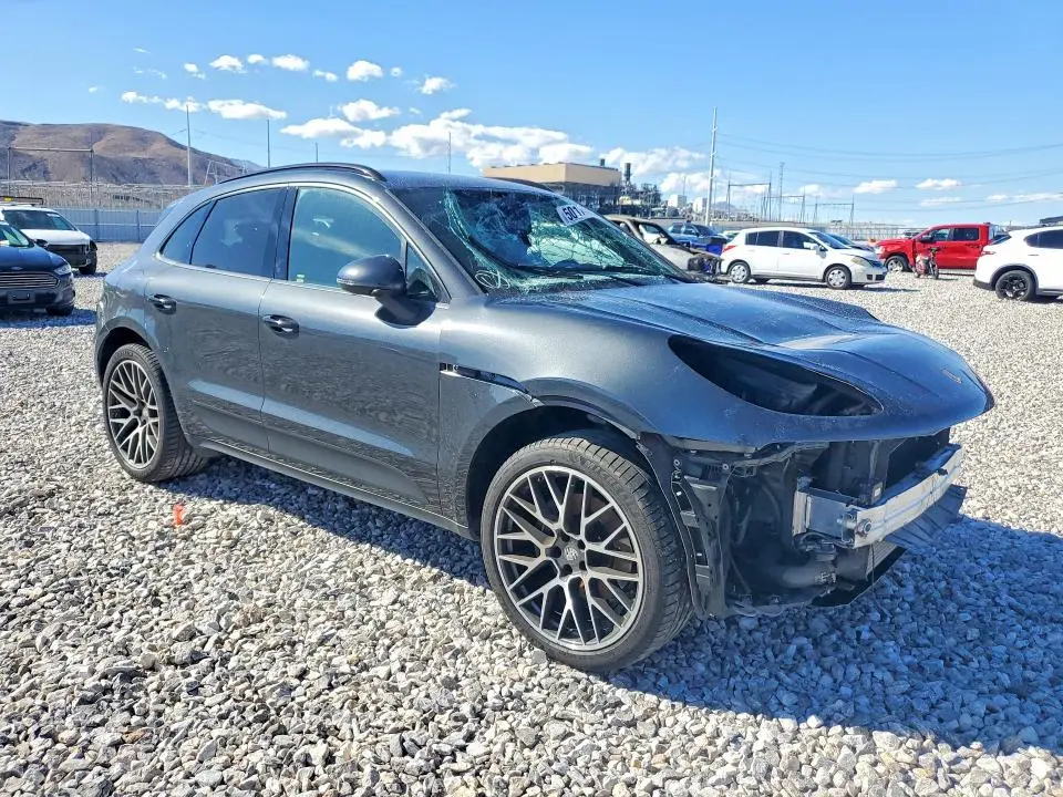 2019 PORSCHE MACAN   