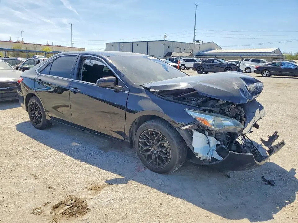 2016 TOYOTA CAMRY SE  