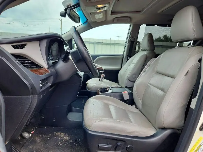 2015 TOYOTA SIENNA LIMITED PREMIUM 7-PASSENGER  