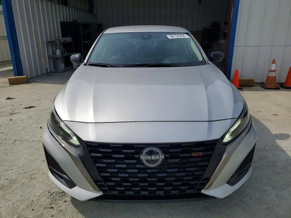 2023 NISSAN ALTIMA SR  