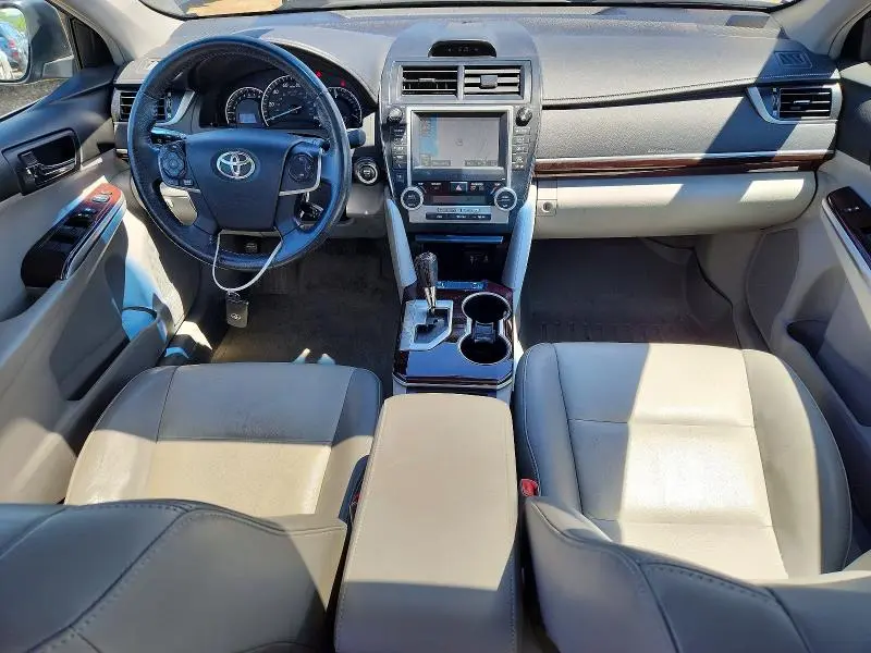 2012 TOYOTA CAMRY XLE V6  