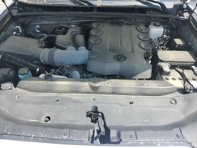 2023 TOYOTA 4RUNNER SE  