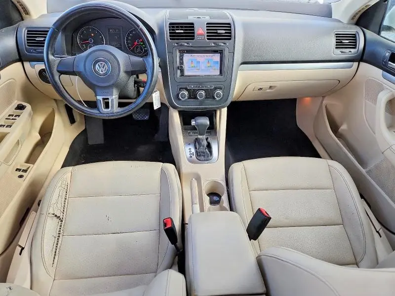 2010 VOLKSWAGEN JETTA LIMITED  