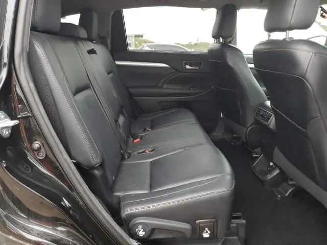 2015 TOYOTA HIGHLANDER XLE  