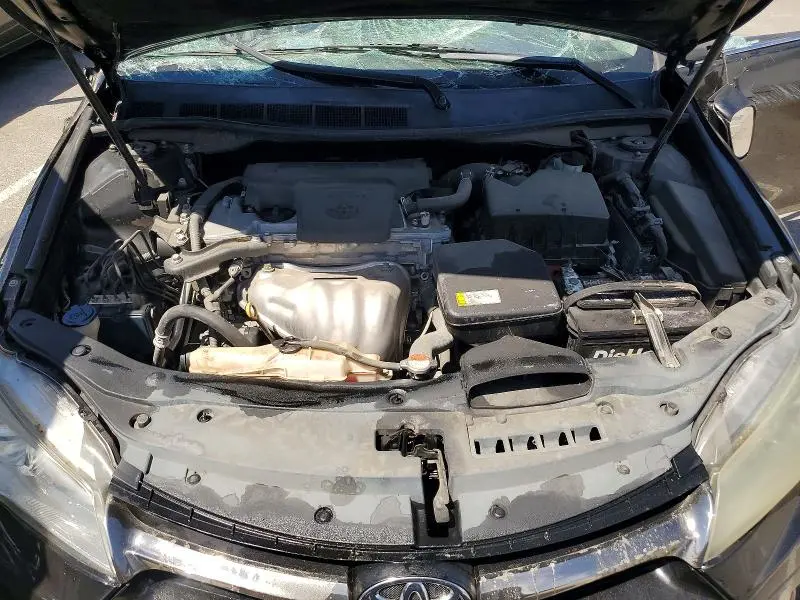 2016 TOYOTA CAMRY SE  