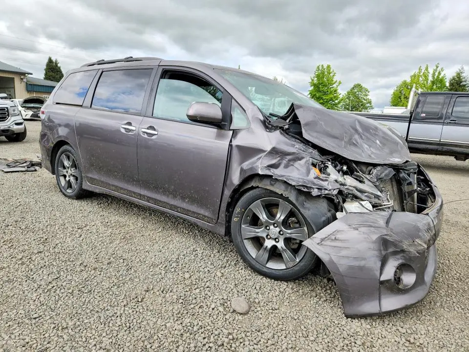 2015 TOYOTA SIENNA SPORT  