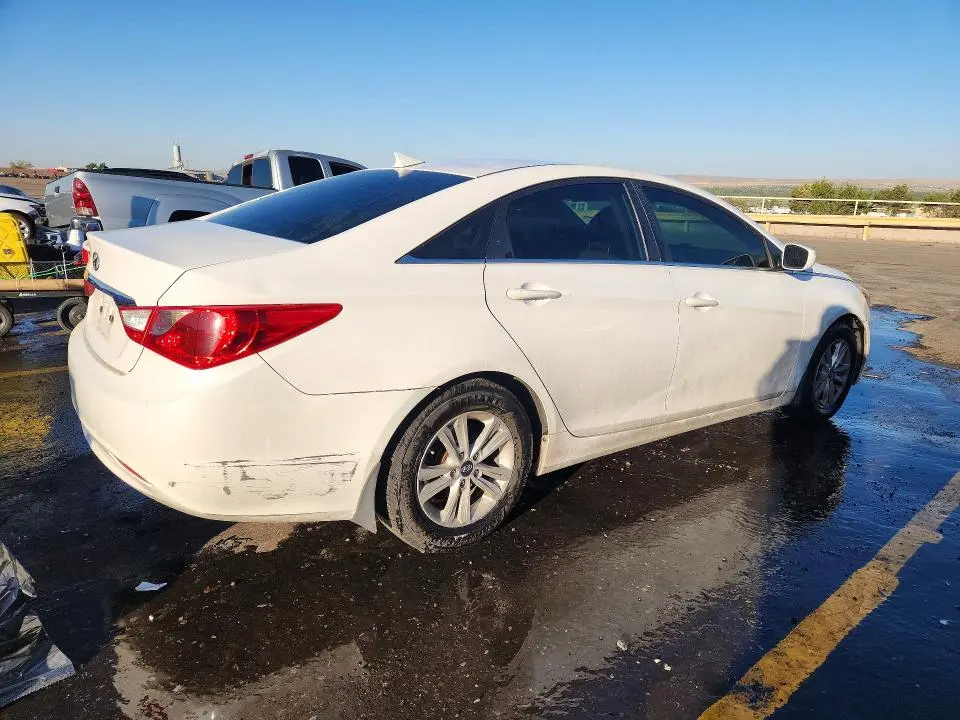 2012 HYUNDAI SONATA GLS  