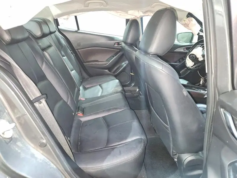 2018 MAZDA 3 TOURING  