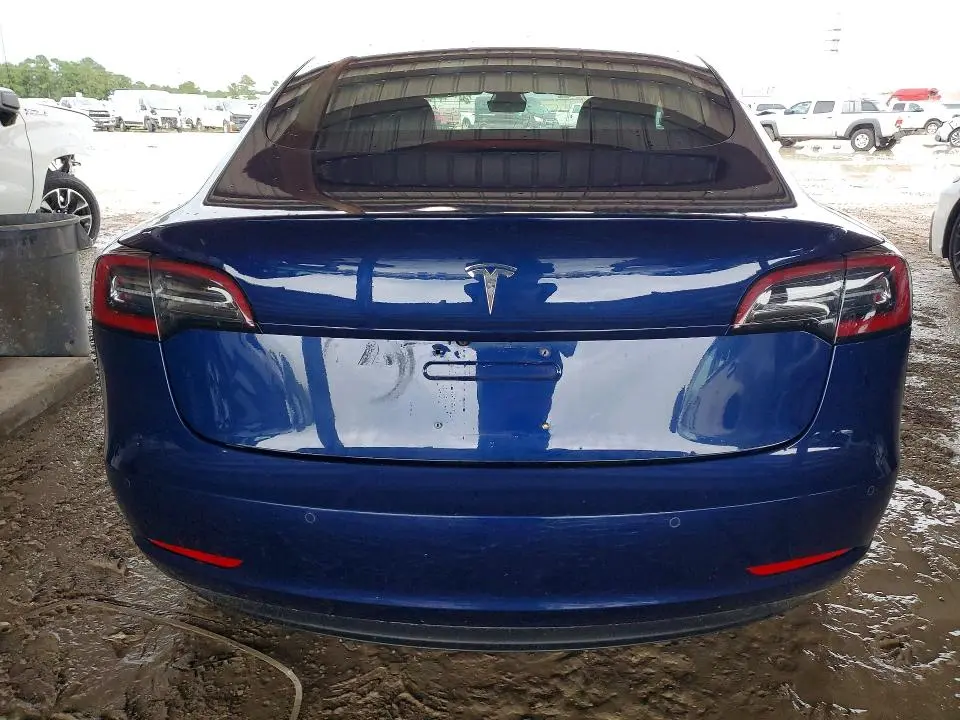 2018 TESLA MODEL 3   