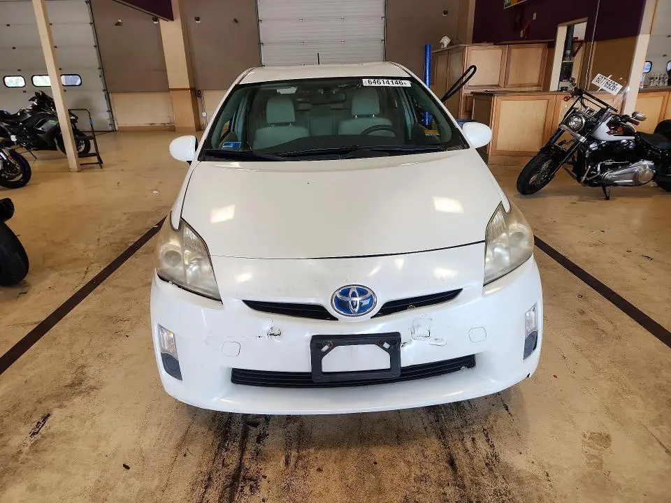 2011 TOYOTA PRIUS TWO  