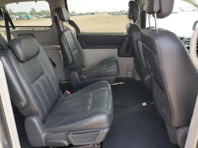 2010 CHRYSLER TOWN & COUNTRY TOURING  