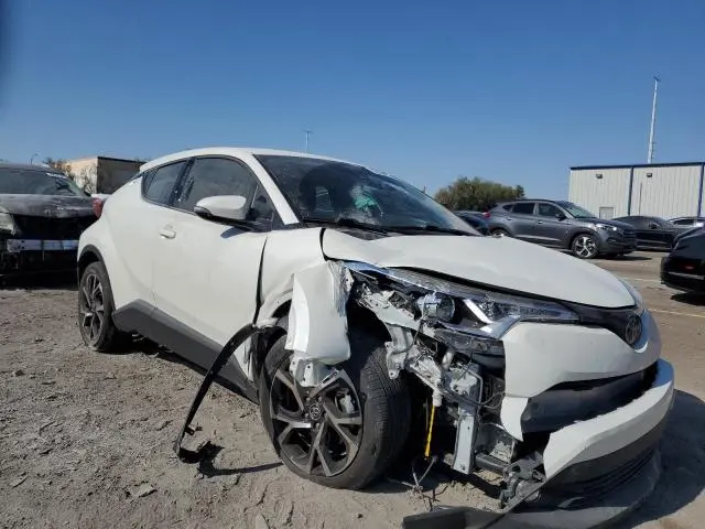 2019 TOYOTA C-HR XLE  