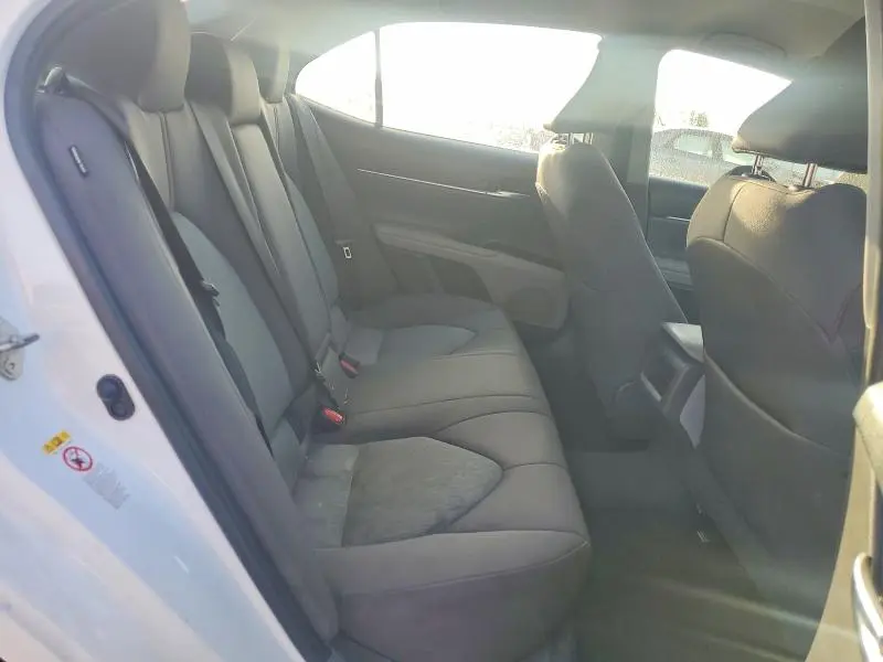 2018 TOYOTA CAMRY LE  
