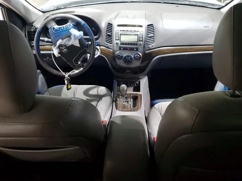 2012 HYUNDAI SANTA FE SE  
