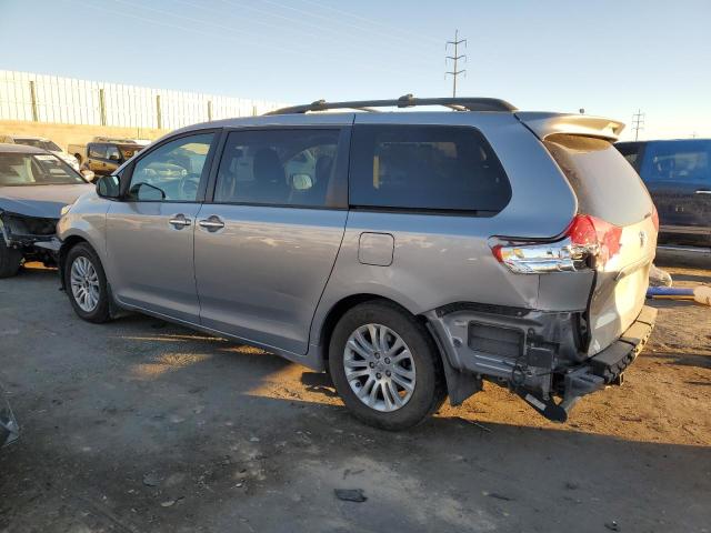 2013 TOYOTA SIENNA XLE