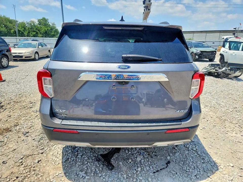 2022 FORD EXPLORER XLT  