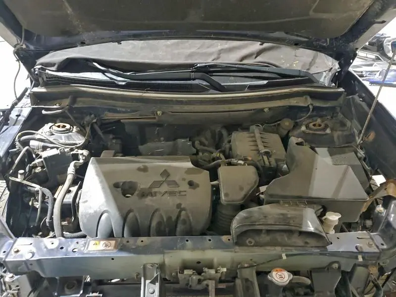 2020 MITSUBISHI OUTLANDER SE  