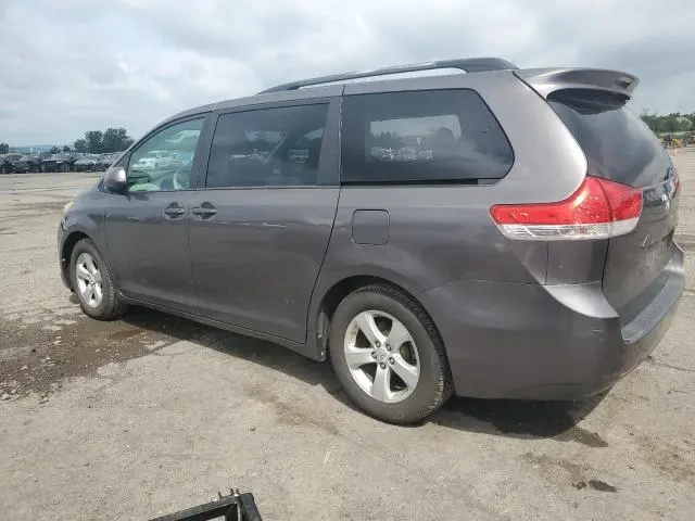 2013 TOYOTA SIENNA LE  